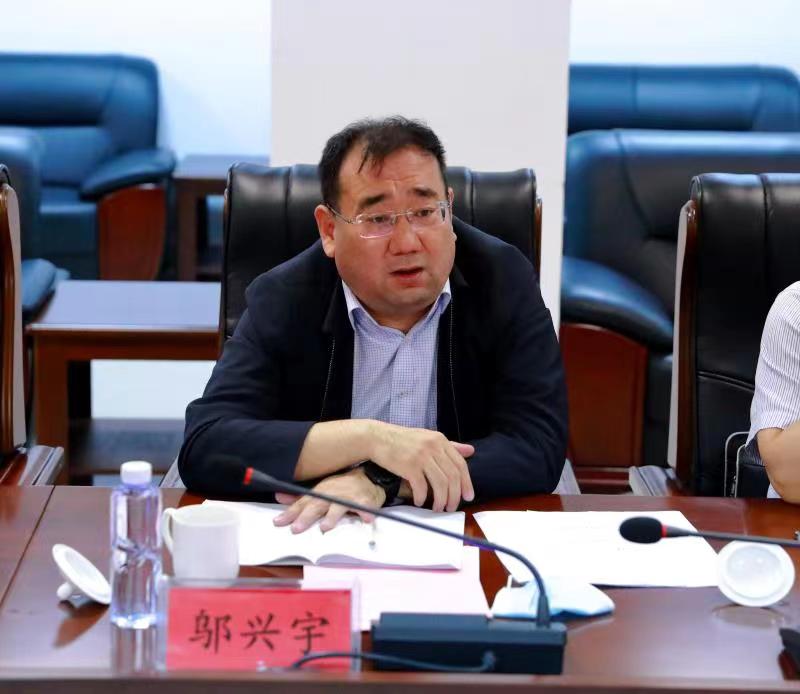 自治区总工会经济技术部部长邬兴宇一行莅临学院开展调研