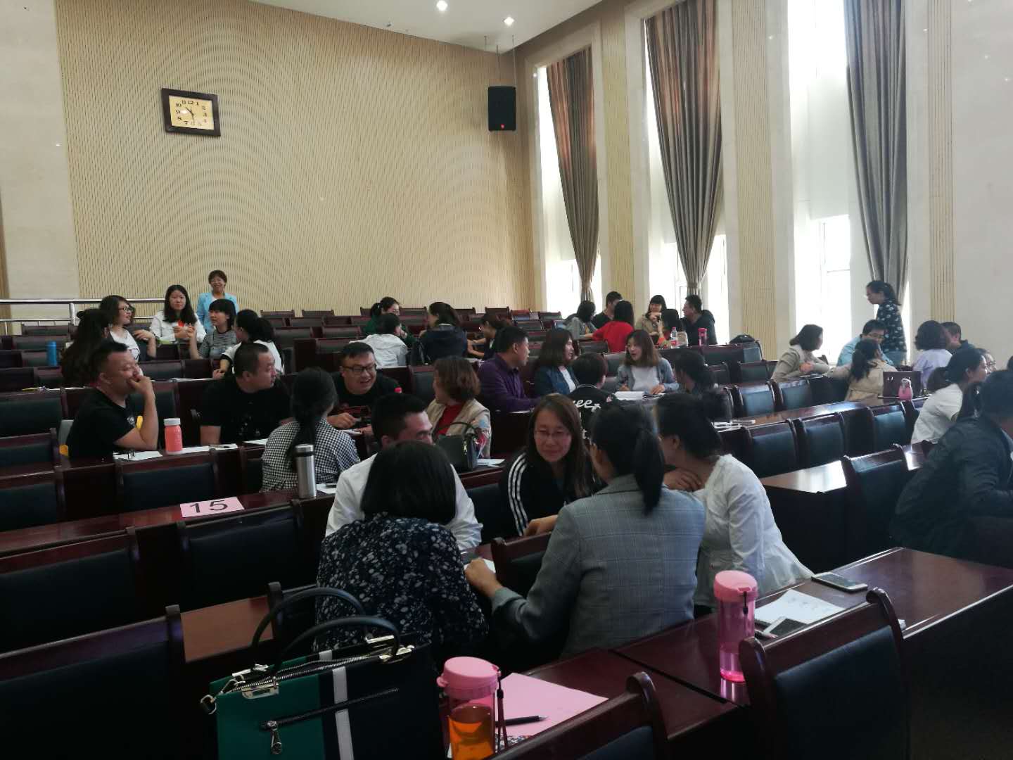 老师们参加团体辅导体验.jpg