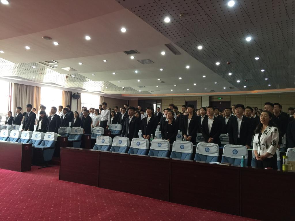 呼和浩特职业学院第六期“青马班”举办“道德讲堂” (1).jpg