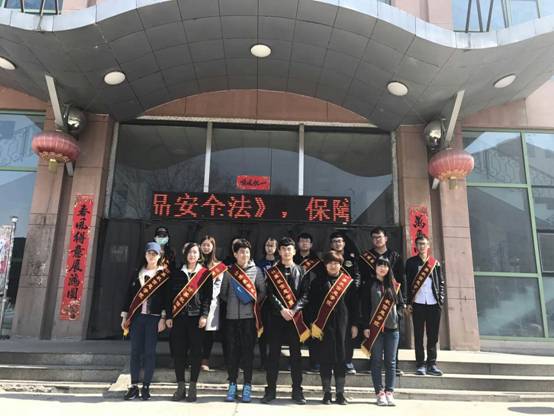 回收餐盘，文明就餐1.jpg