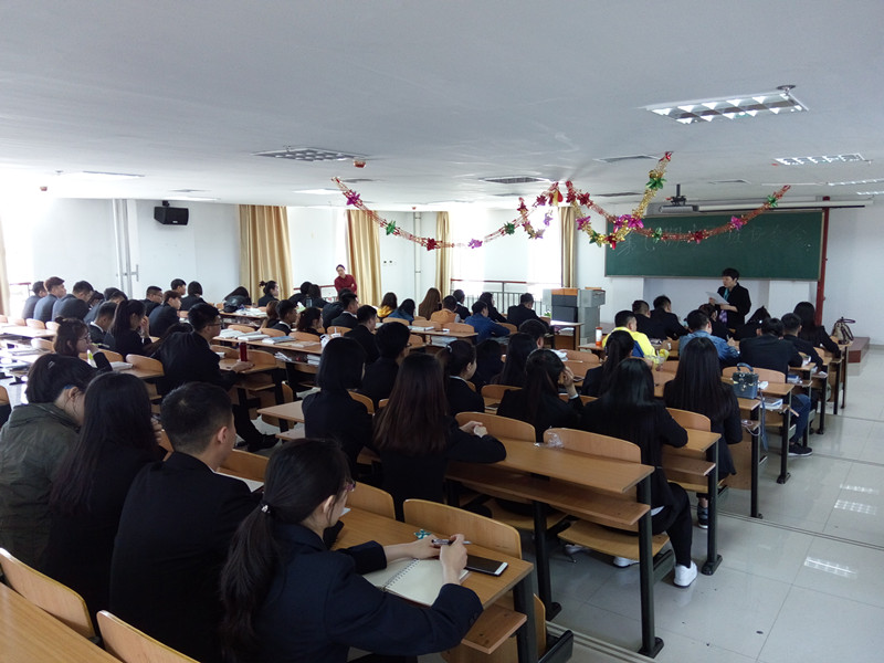 东校区67名学员参加预备会.jpg