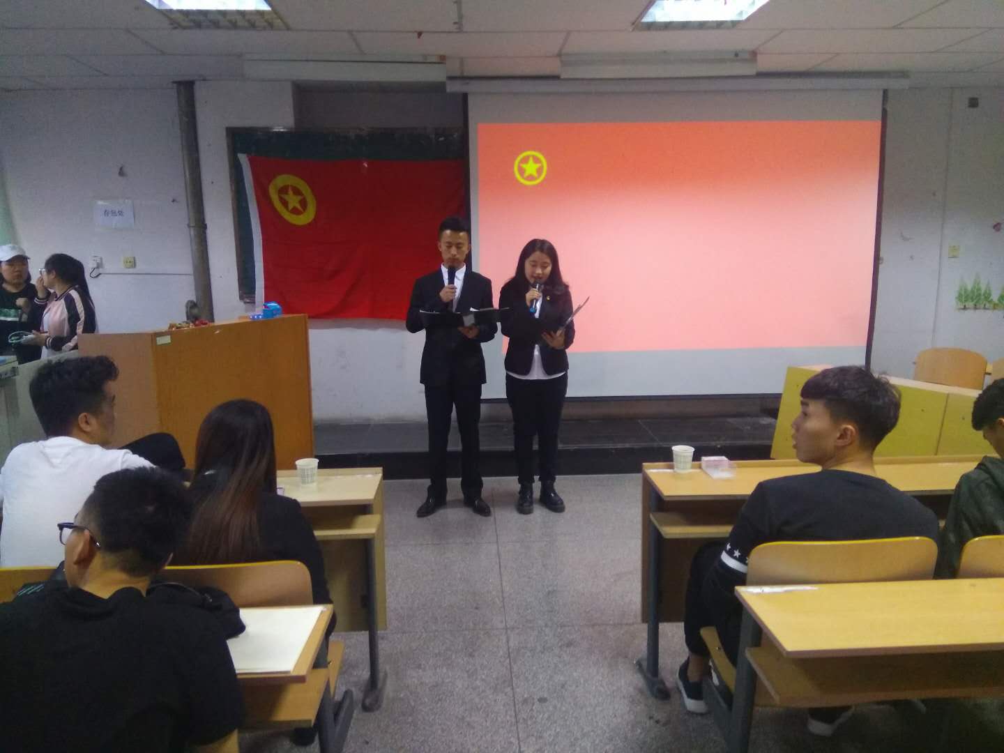计算机信息学院心理部举办“感受幸福，快乐成长”为话题比赛1.jpg