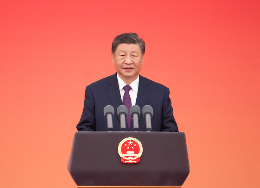 9月29日,中华人民共和国国家勋章和国家荣誉称号颁授仪式在北京人民大会堂金色大厅隆重举行。中共中央总书记、国家主席、中央军委主席习近平向国家勋章和国家荣誉称号获得者颁授勋章奖章并发表重要讲话。